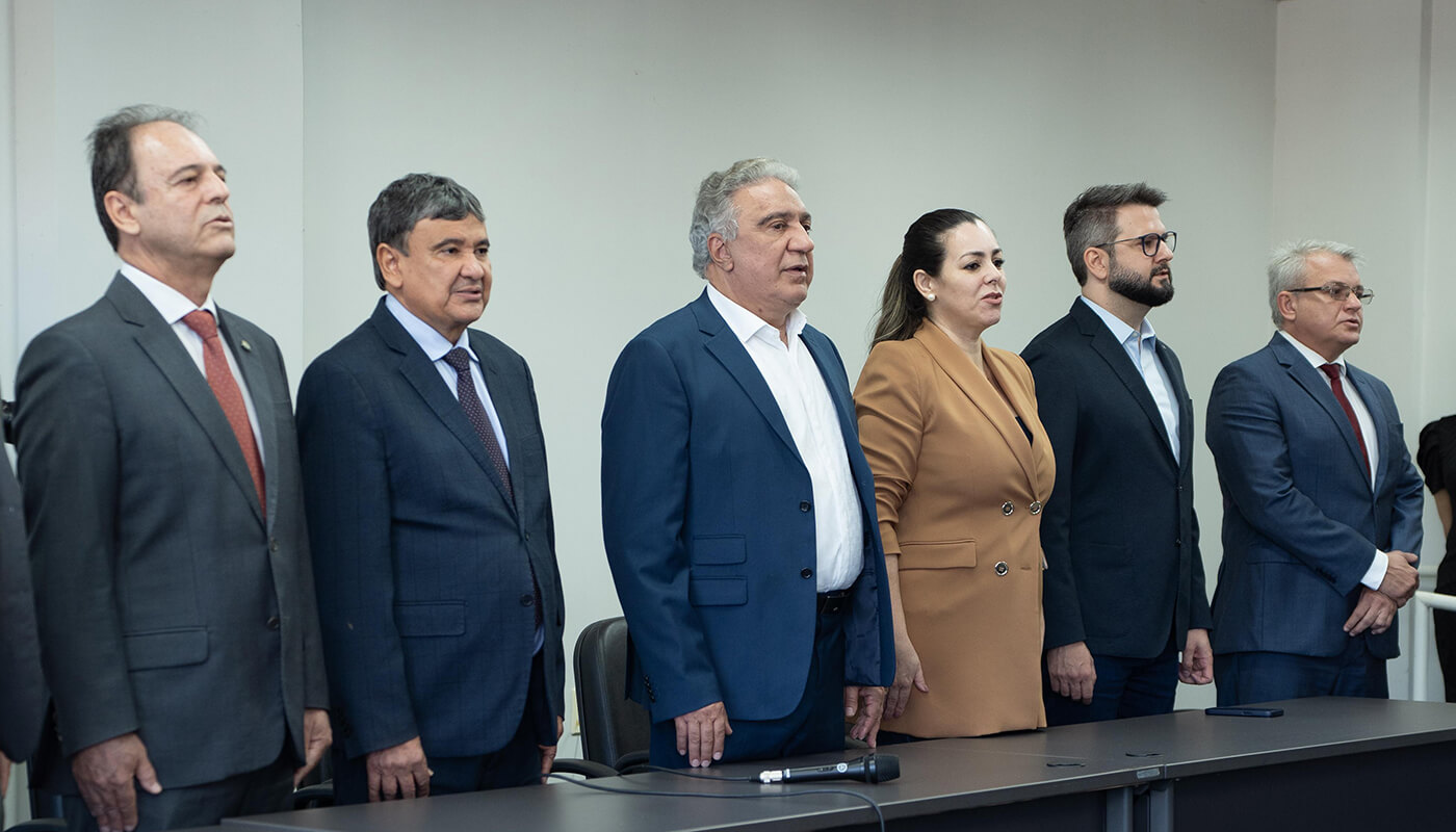 Ao lado do ministro Wellington Dias, vice-governador Laurez Moreira participa do seminário “Nova Geração das Políticas Sociais Brasileiras: Programa Acredita”