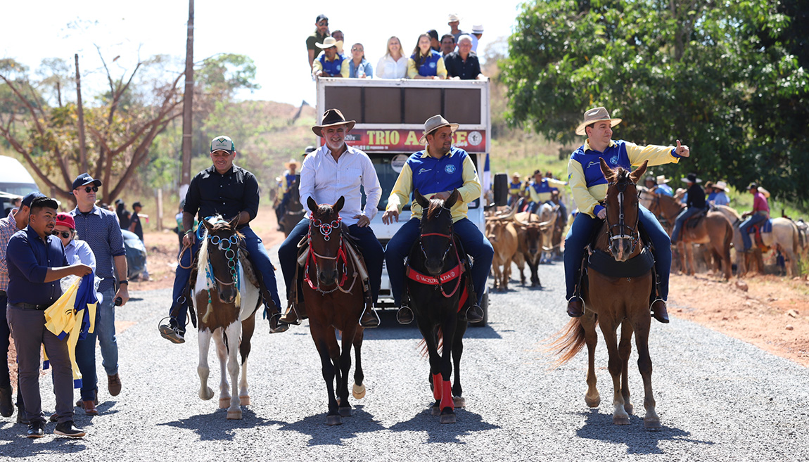 Em Recursolândia, governador em exercício, Amélio Cayres, prestigia cavalgada em comemoração aos 33 anos do município