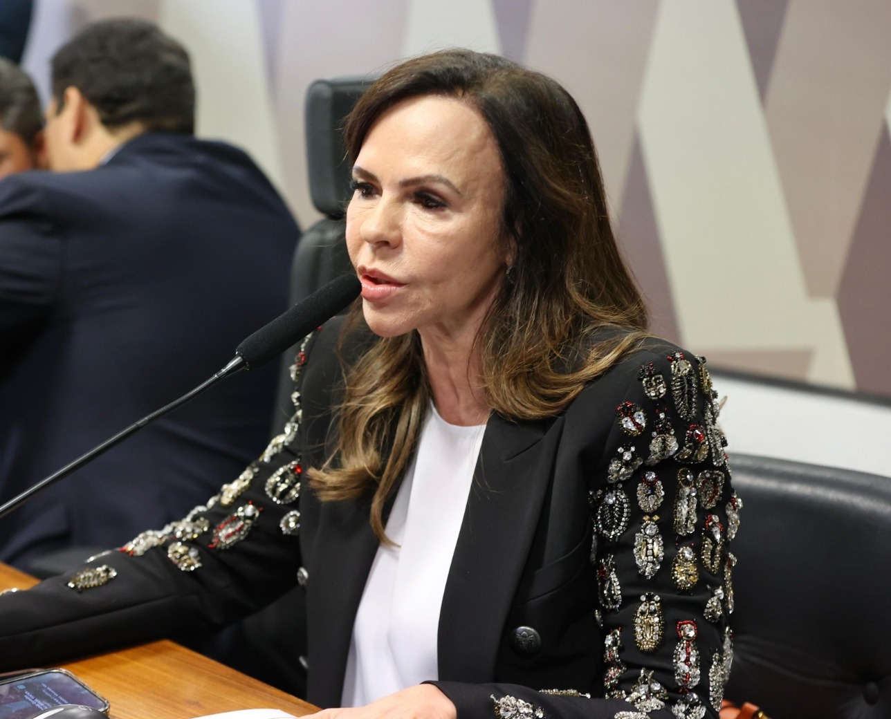 Relatado pela Professora Dorinha, Senado aprova atendimento psicológico a filhos de vítimas de violência ou de detentos