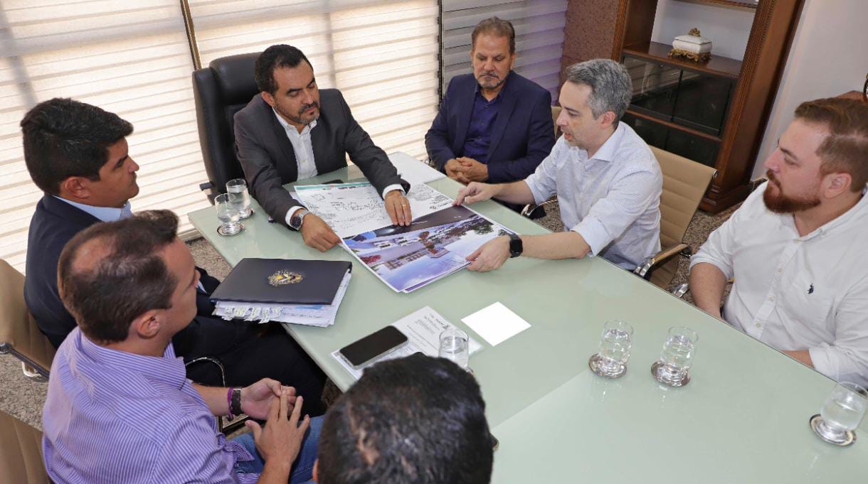 Governador Wanderlei Barbosa discute detalhes do início da construção do Hospital da Mulher no Tocantins