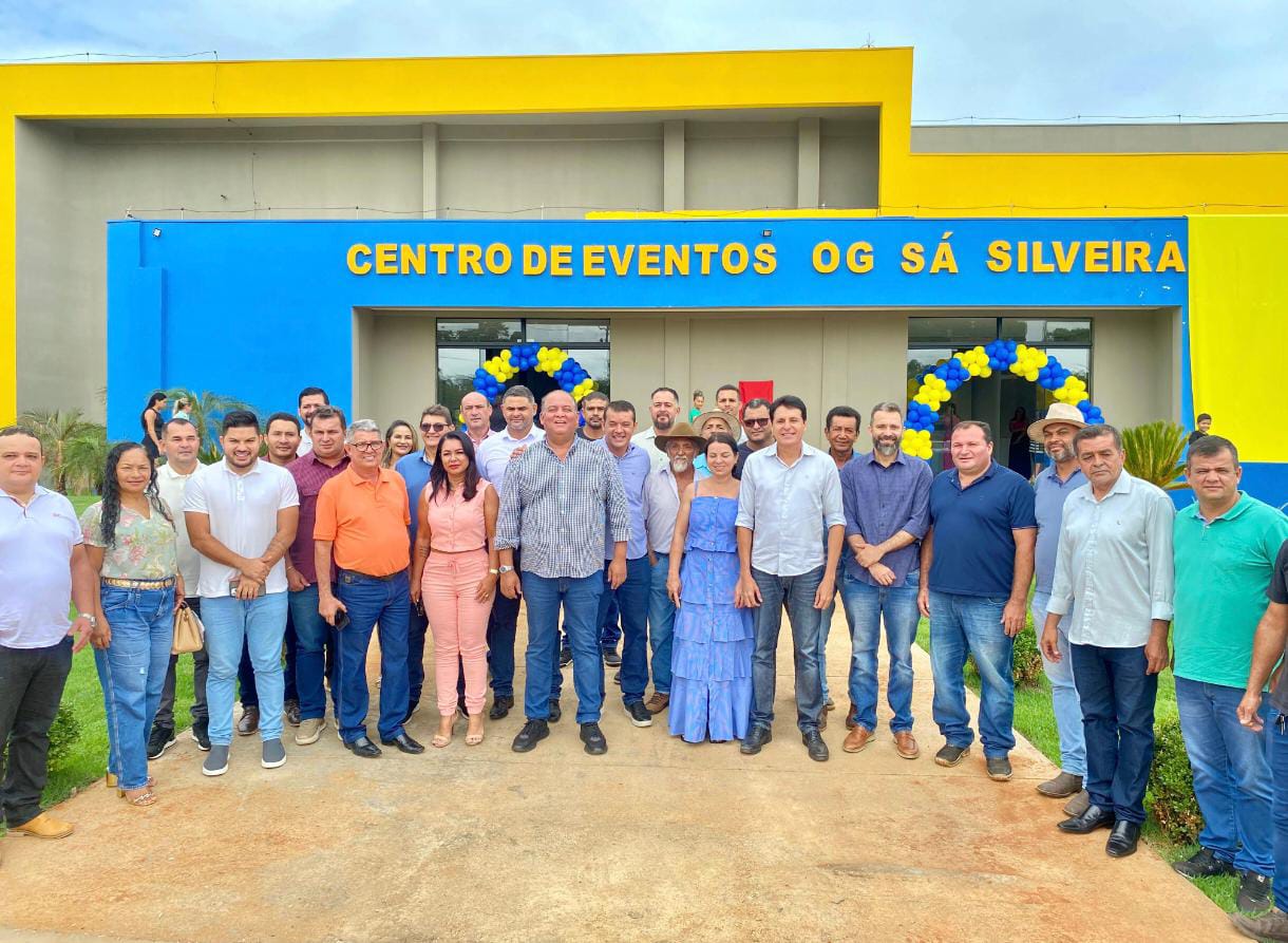 Com recursos do senador Eduardo Gomes, Centro de Convenções em Marianópolis é entregue à comunidade 