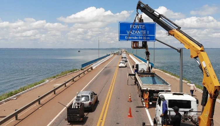 Governo do Tocantins interdita parcialmente ponte que liga Palmas a Luzimangues para manutenção da iluminação e aterro