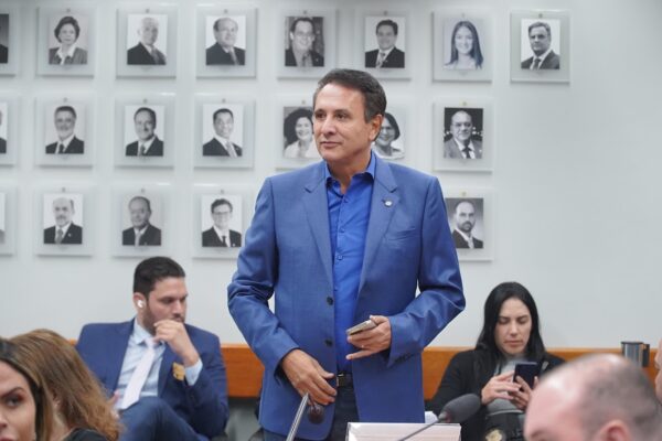 Projeto de Lei do deputado Gaguim propõe incentivos à contratação de idosos pelo Poder Público