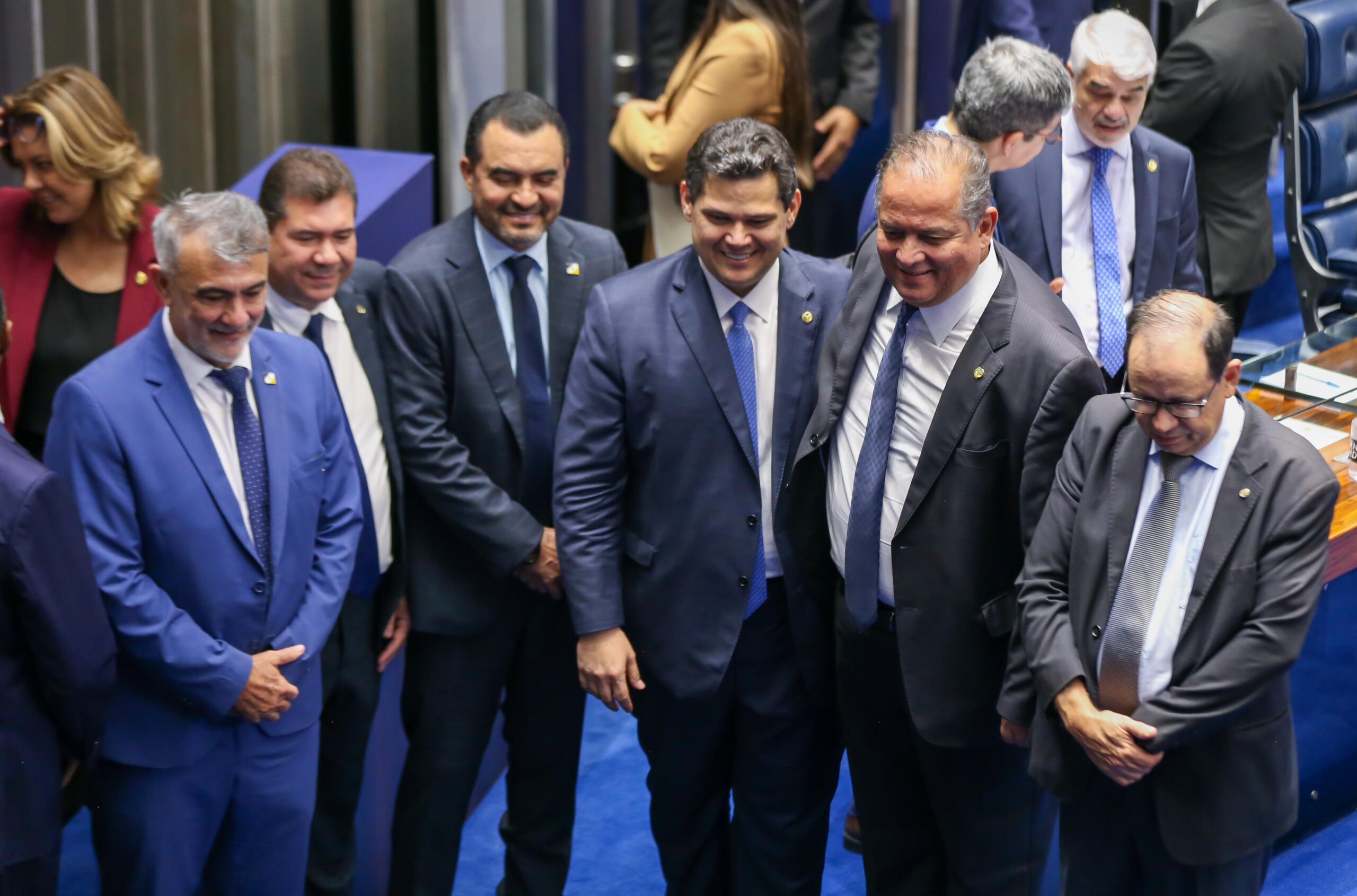 Autoridades tocantinenses exaltam Eduardo Gomes ao ser escolhido 1º Vice-Presidente do Senado e prestigiam eleição da Mesa Diretora em Brasília