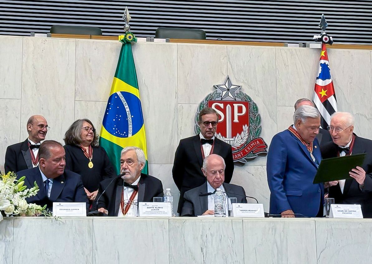 Suplente do Senador Eduardo Gomes, Dr. Ogari Pacheco toma posse na Academia de Ciências Farmacêuticas do Brasil