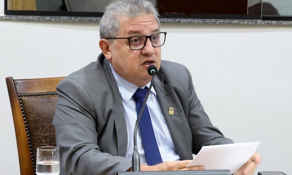 Deputado Jair Farias solicita melhorias em estradas vicinais e reconhecimento de associações e autoridades